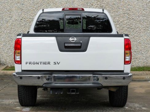 Used 2018 Nissan Frontier SV w/ Value Truck Package image 11