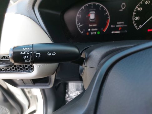 Certified 2023 Honda HR-V LX image 26