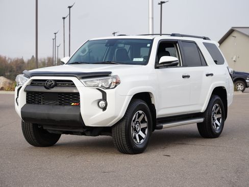 Used 2020 Toyota 4Runner SR5 Premium image 7
