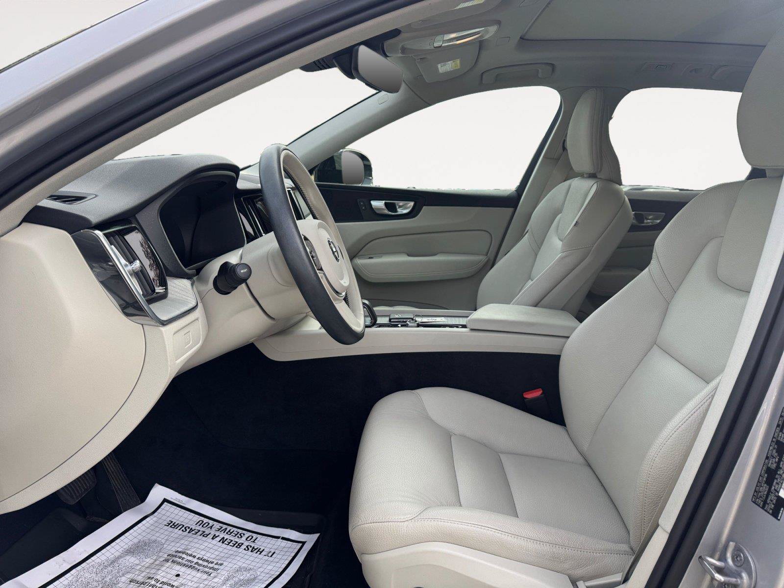 Certified 2024 Volvo XC60 B5 Plus w/ Climate Package AWD/4WD image 9