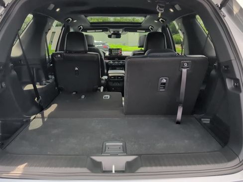 Used 2025 Honda Pilot TrailSport image 43