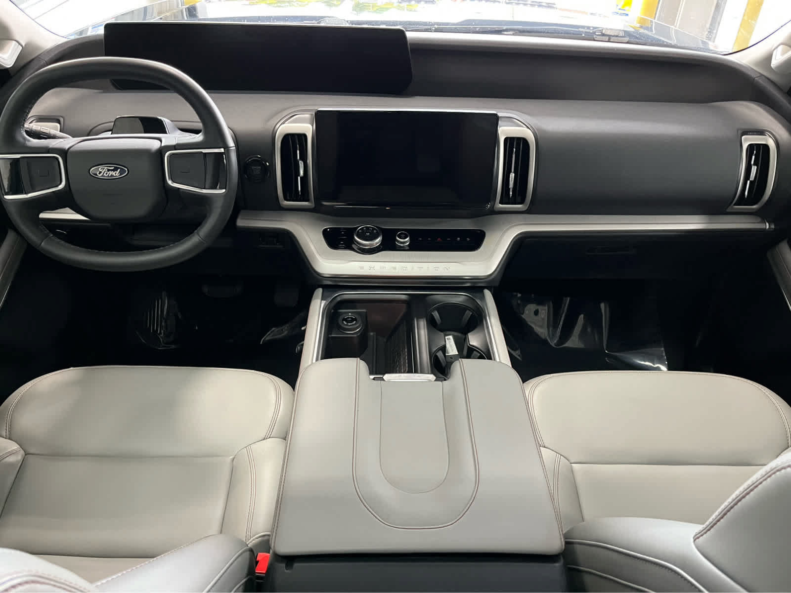 Certified 2025 Ford Expedition Active AWD/4WD image 14