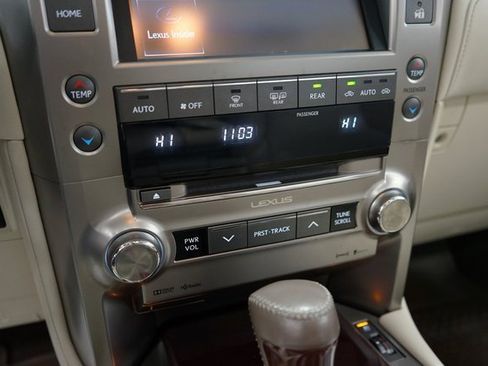 Used 2017 Lexus GX 460 image 40