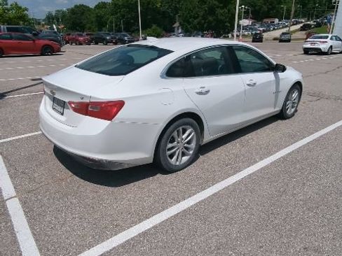 Used 2016 Chevrolet Malibu LT FWD image 8
