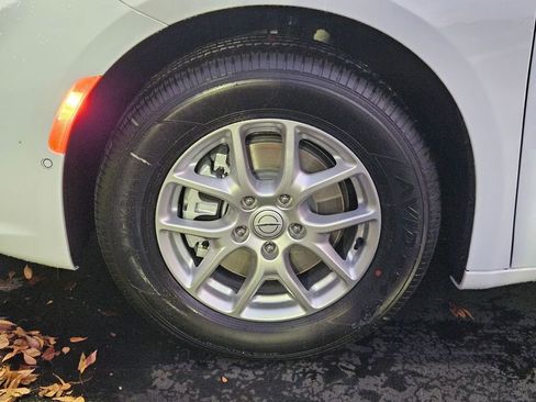 New 2026 Chrysler Pacifica Select image 42