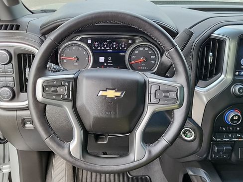 Used 2022 Chevrolet Silverado 2500 LTZ w/ LTZ Convenience Package AWD/4WD image 16