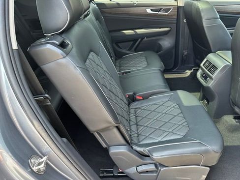 Used 2024 Volkswagen Atlas SEL Premium R-Line image 10