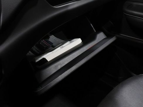 Used 2024 GMC Terrain SLT image 37