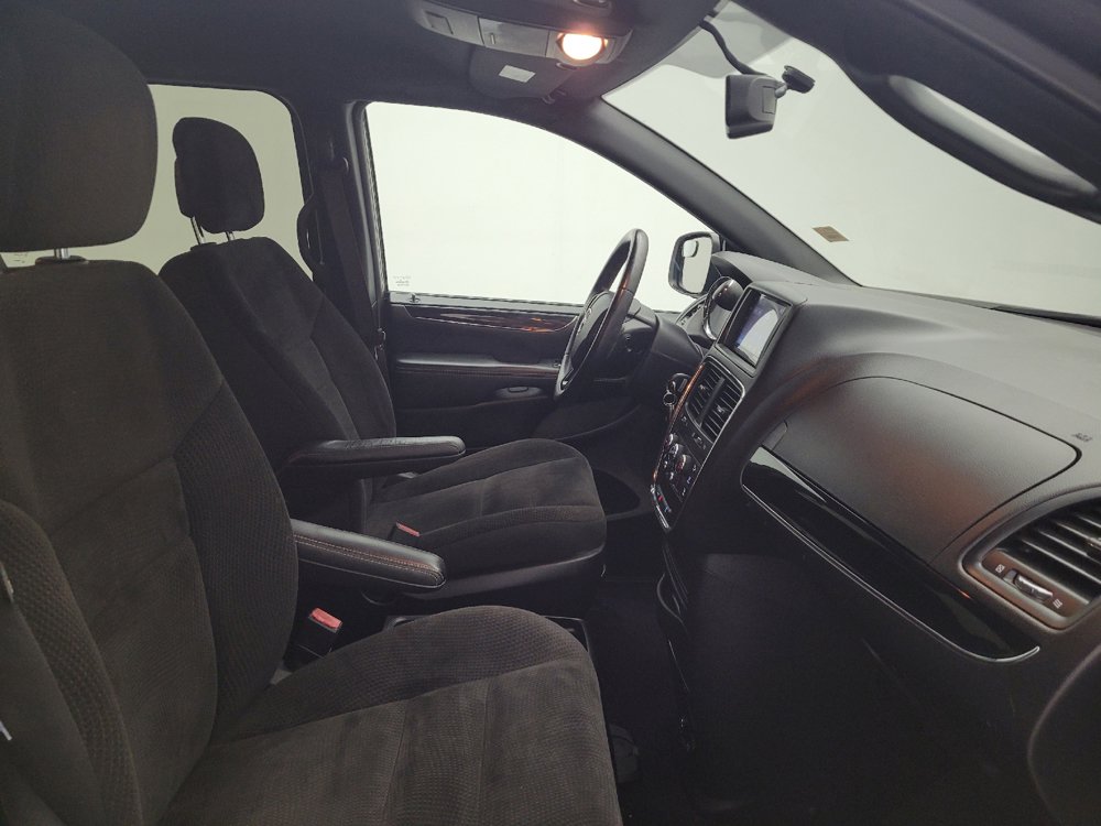 Used 2018 Dodge Grand Caravan SE FWD image 21
