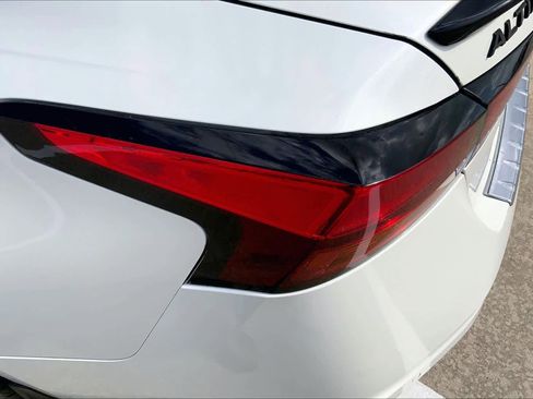 Used 2022 Nissan Altima 2.5 SR w/ Midnight Edition Package image 28