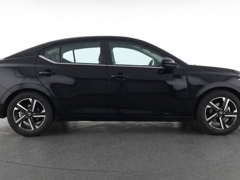 Used 2025 Nissan Sentra SV FWD image 11