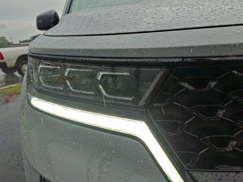 Used 2023 Kia Sorento SX AWD/4WD image 9