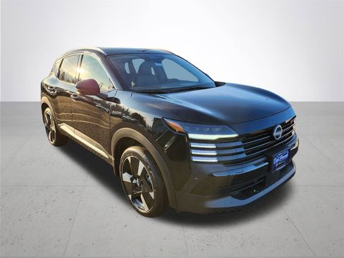 New 2025 Nissan Kicks SR w/ Illumination Package image 5