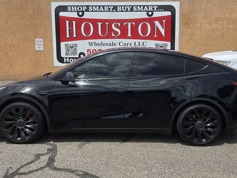 Used 2022 Tesla Model Y Performance AWD/4WD image 1