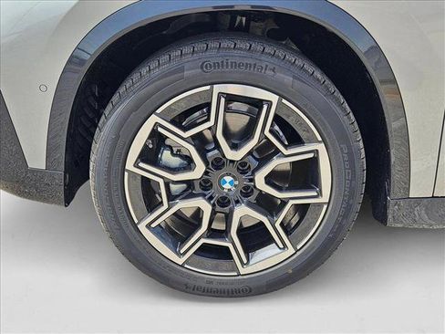 Used 2025 BMW X1 xDrive28i w/ Premium Package image 10