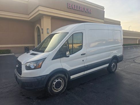 Used 2018 Ford Transit 250 130 Medium Roof image 3