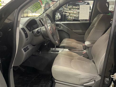 Used 2018 Nissan Frontier SV image 10