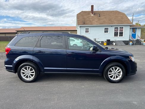 Used 2017 Dodge Journey SXT w/ Comfort/Convenience Group image 7