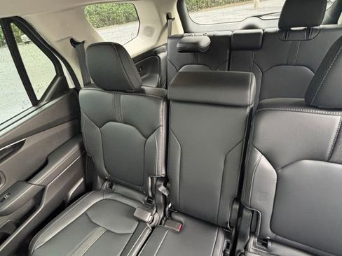 Used 2023 Honda Pilot Touring image 24