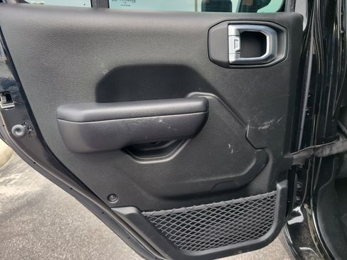 Used 2022 Jeep Wrangler Unlimited Sport AWD/4WD image 10