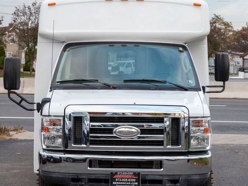 Used 2014 Ford E-350 and Econoline 350 Super Duty image 6