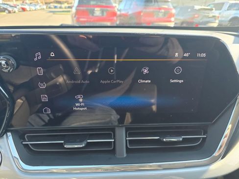 Used 2025 Chevrolet Trax LT w/ LT Convenience Package image 28