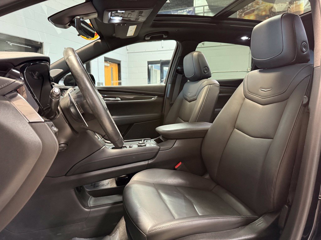 Used 2022 Cadillac XT5 Sportv w/ Technology Package AWD/4WD image 9