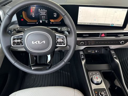 New 2025 Kia Sorento EX w/ EX Panoramic Sunroof Package image 10