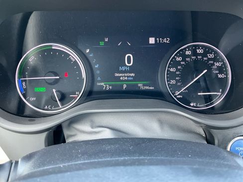 Used 2021 Toyota Sienna Limited image 19