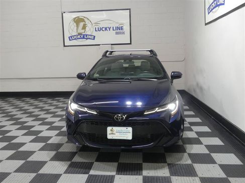 Used 2022 Toyota Corolla SE FWD image 2