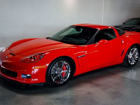 Used 2013 Chevrolet Corvette Grand Sport w/ 2LT Preferred Equipment Group RWD image 5