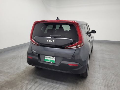 Used 2022 Kia Soul LX image 7