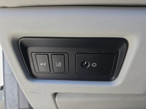 Certified 2018 Land Rover Discovery Sport HSE AWD/4WD image 29
