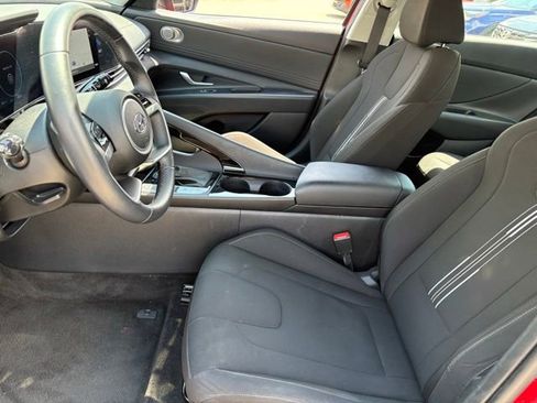 Used 2023 Hyundai Elantra SEL w/ Convenience Package FWD image 9