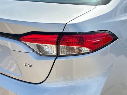 Used 2025 Toyota Corolla LE FWD image 27