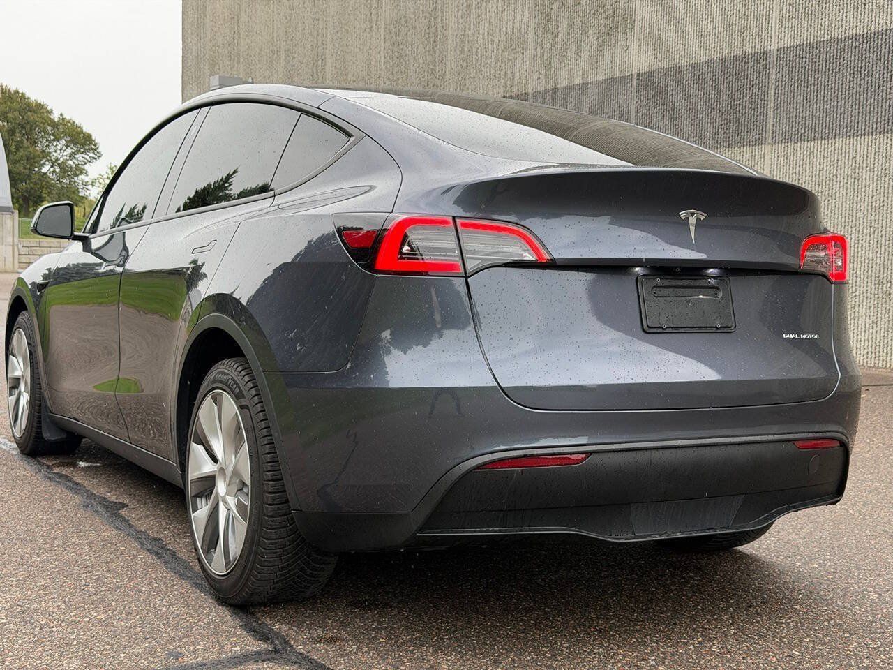 Used 2023 Tesla Model Y Long Range AWD/4WD image 4