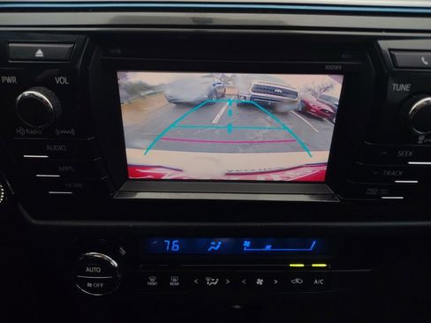 Used 2016 Toyota Corolla L image 9