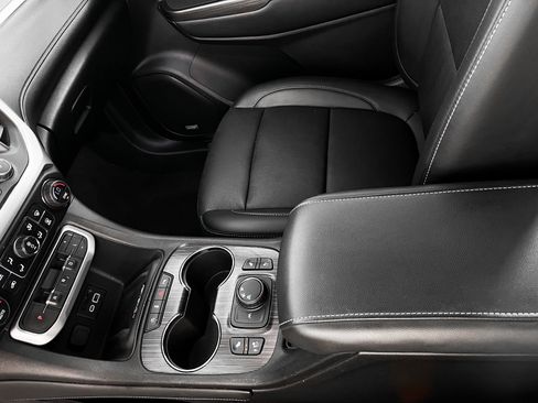 Used 2021 GMC Acadia SLT w/ Elevation Edition image 34