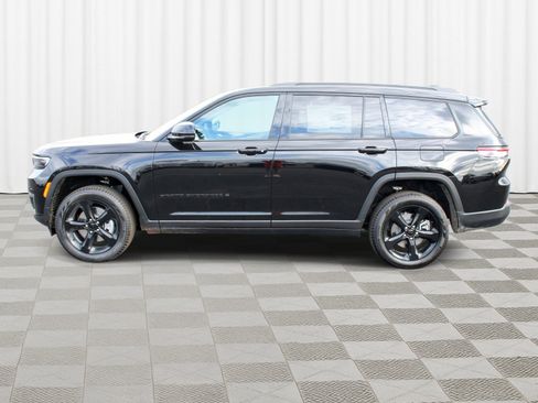 New 2025 Jeep Grand Cherokee L Limited w/ Black Appearance Package image 40