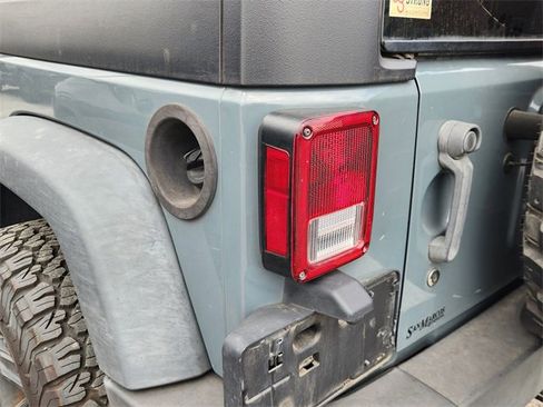 Used 2014 Jeep Wrangler Sport w/ Connectivity Group image 7