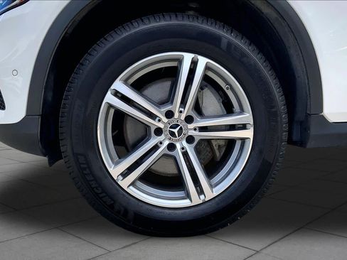 Certified 2022 Mercedes-Benz GLC 300 4MATIC w/ Premium Package Lite image 11