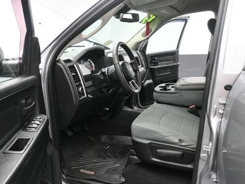 Used 2019 RAM 1500 Express AWD/4WD image 10