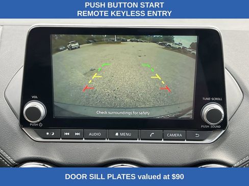 Used 2024 Nissan Sentra SV image 3