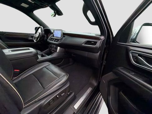 Used 2021 Chevrolet Tahoe Premier w/ Premium Package image 30