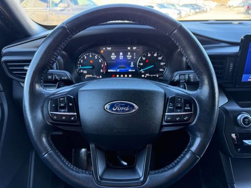 Used 2020 Ford Explorer XLT w/ Comfort Package image 35