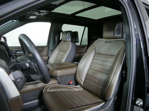 Used 2025 GMC Yukon Denali Ultimate image 9