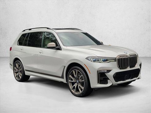 Used 2021 BMW X7 M50i AWD/4WD image 3