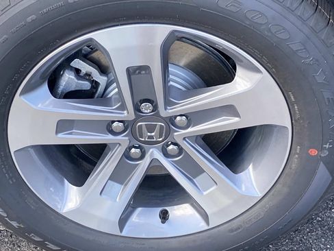 New 2025 Honda Pilot EX-L image 7