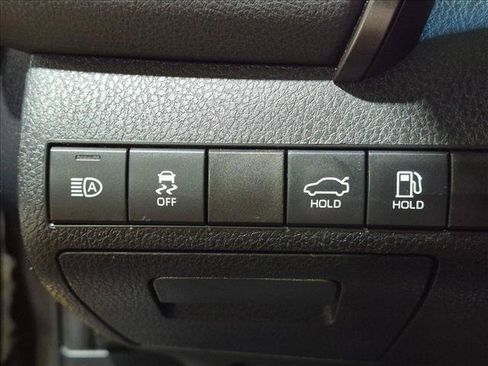 Used 2020 Toyota Camry XSE FWD image 11