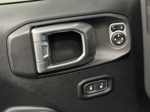 Used 2019 Jeep Wrangler Unlimited Sport AWD/4WD image 20